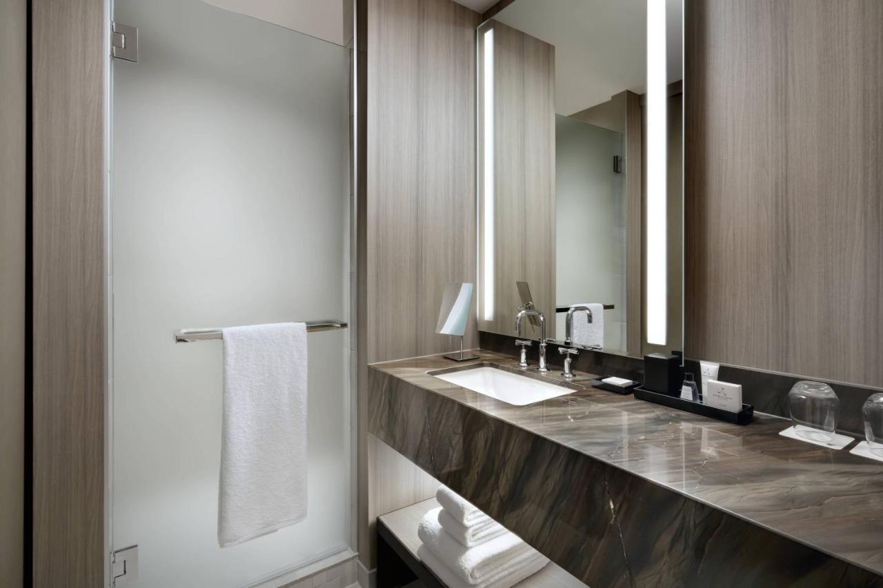 Jw Marriott Edmonton Ice District Hotel Bagian luar foto