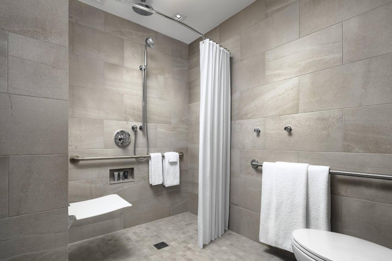 Jw Marriott Edmonton Ice District Hotel Bagian luar foto