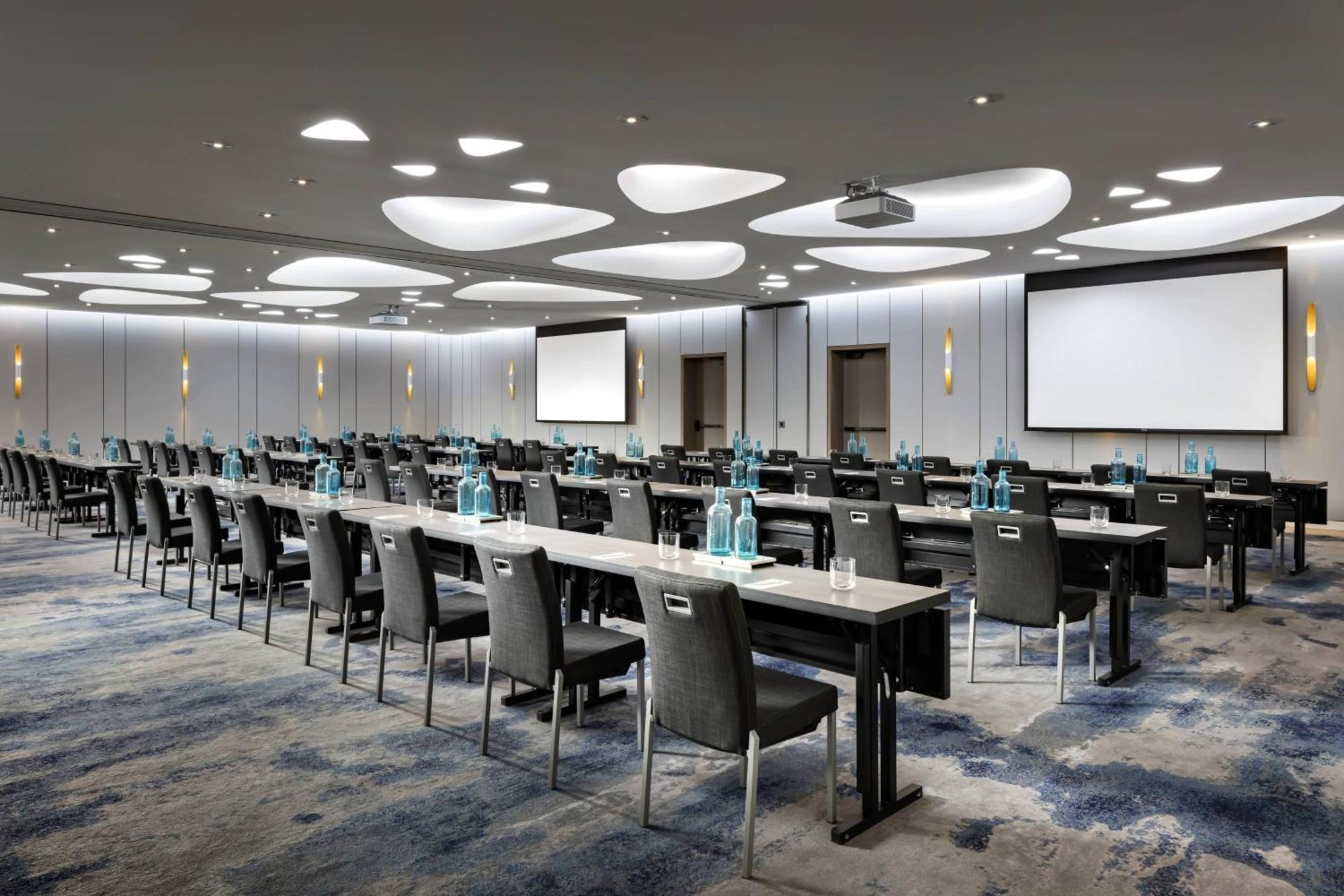 Jw Marriott Edmonton Ice District Hotel Bagian luar foto
