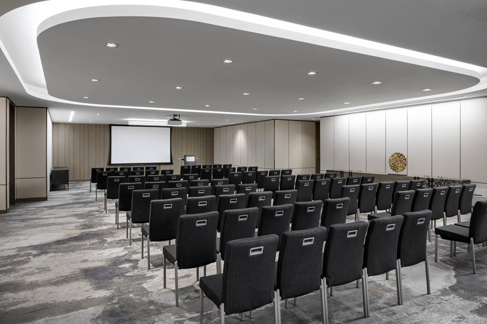 Jw Marriott Edmonton Ice District Hotel Bagian luar foto